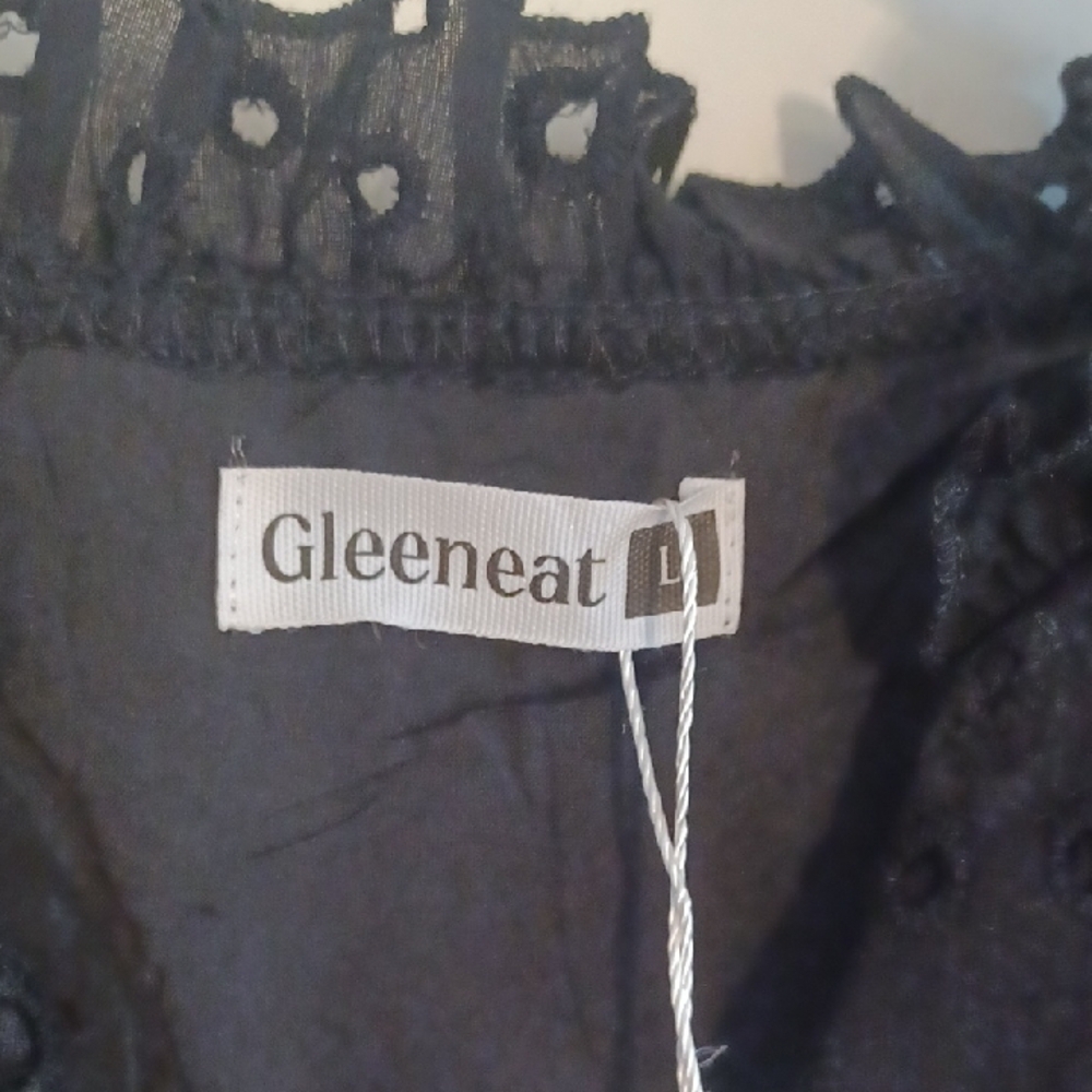 Charming Black Eyelet Blouse Women's Size Large - Picture 3 of 4